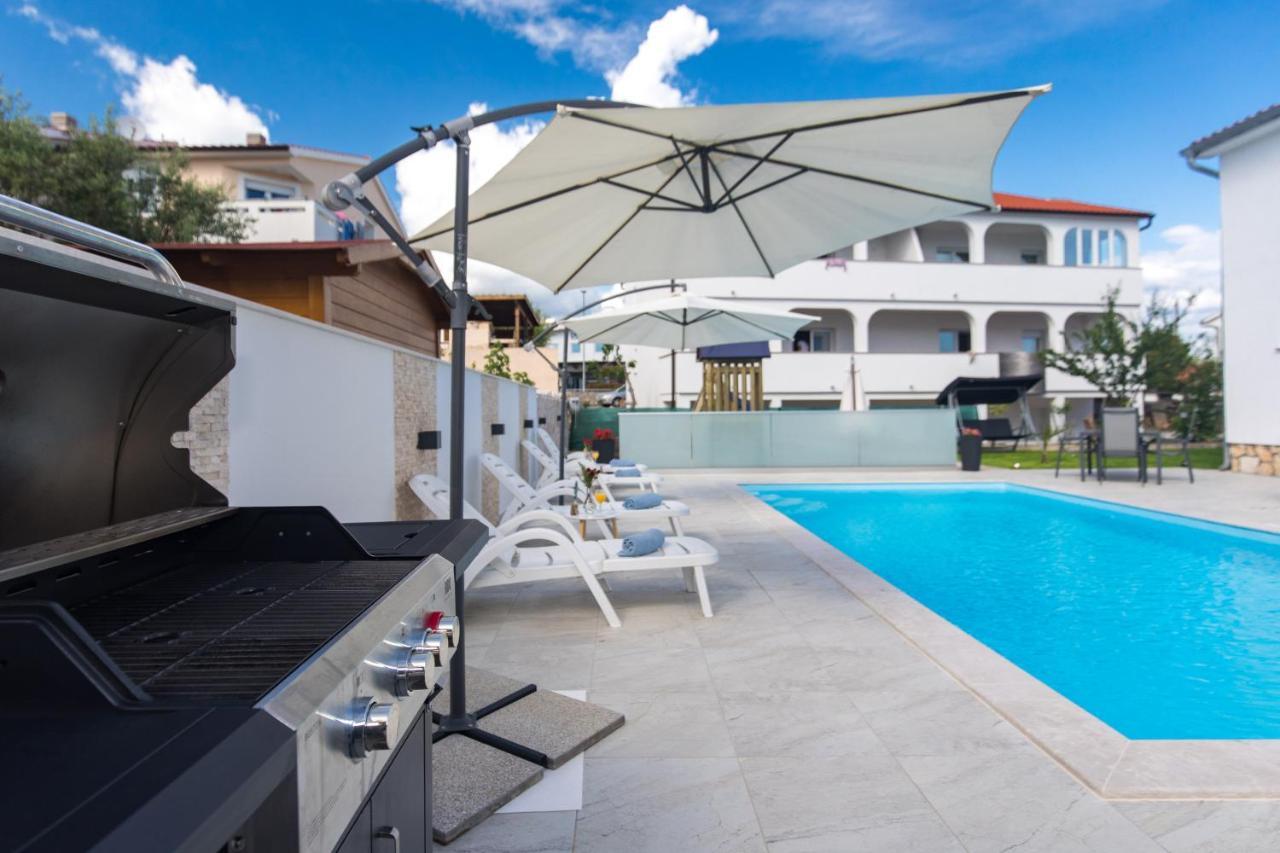 Apartment House Lijan Кърк Екстериор снимка