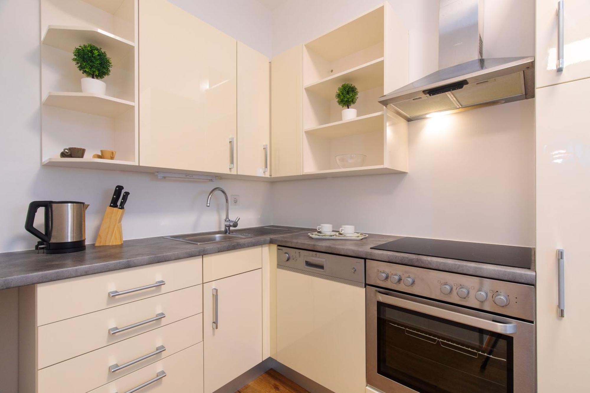 Apartment House Lijan Кърк Екстериор снимка